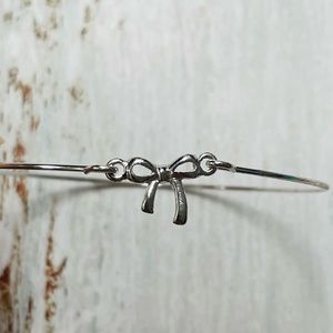 Silver Bow Bangle Bracelet (8in)